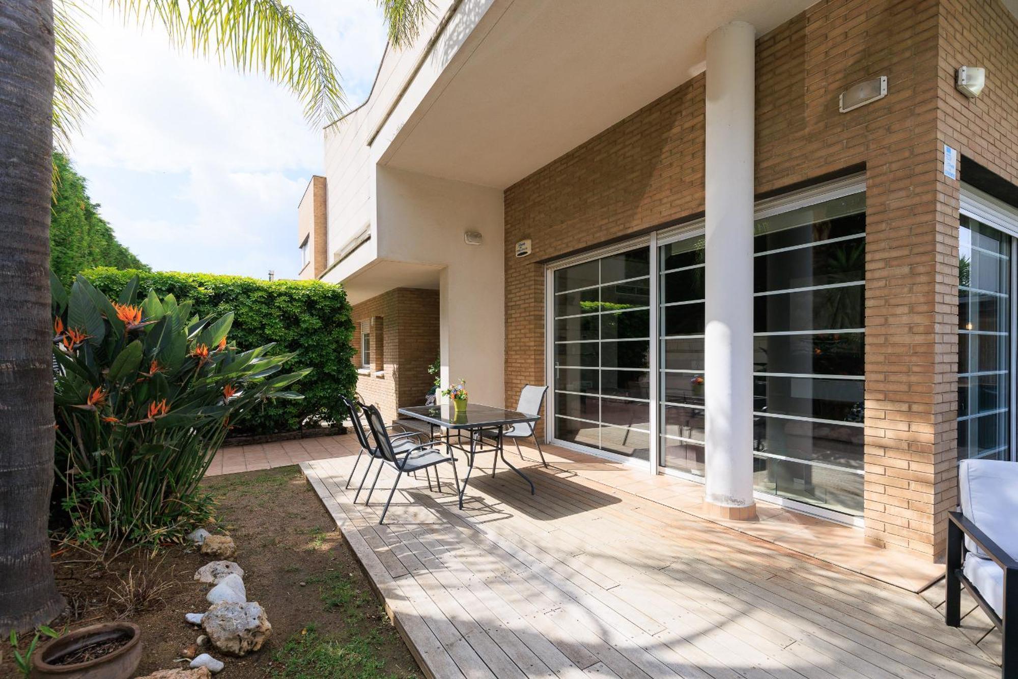 Martorell Planet Costa Dorada Cambrils Exterior foto